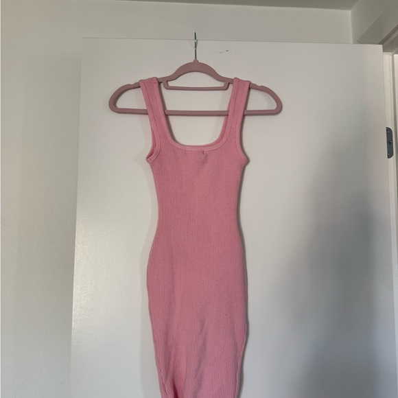 Chic Pink Ribbed Midi Dress - Picture 2 of 2